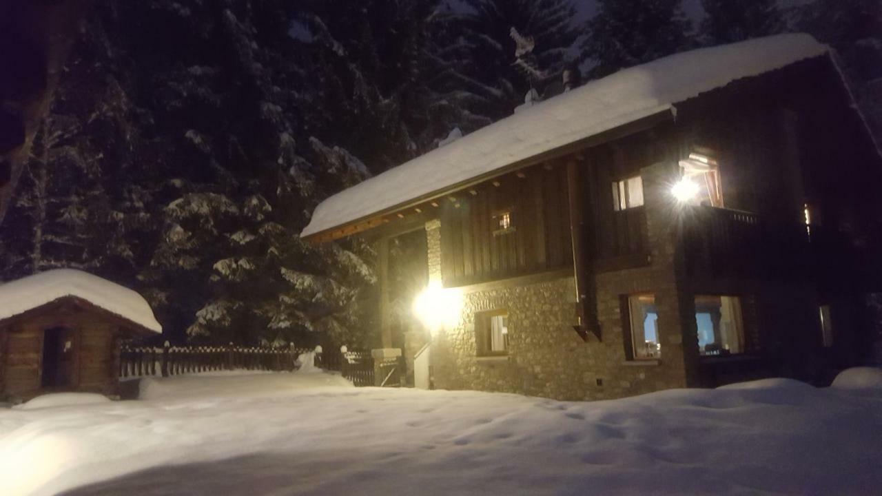 Chalet Blanc "Coeur Sapin" Courmayeur Exterior foto